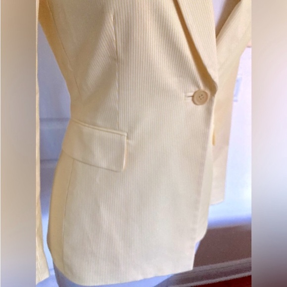 Isabella DeMarco Yellow & White Stripped Blazer Jacket. Tailored Style. - Picture 4 of 14